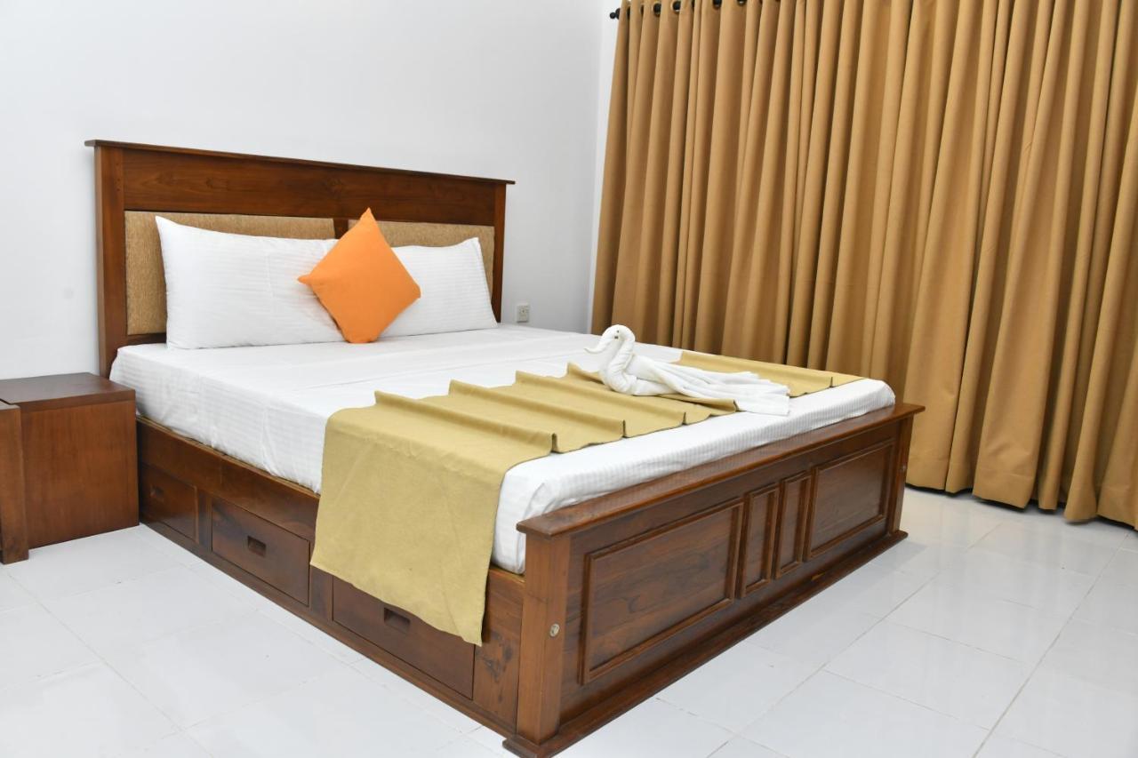 Urban Deck Bed & Breakfast Colombo Exterior photo