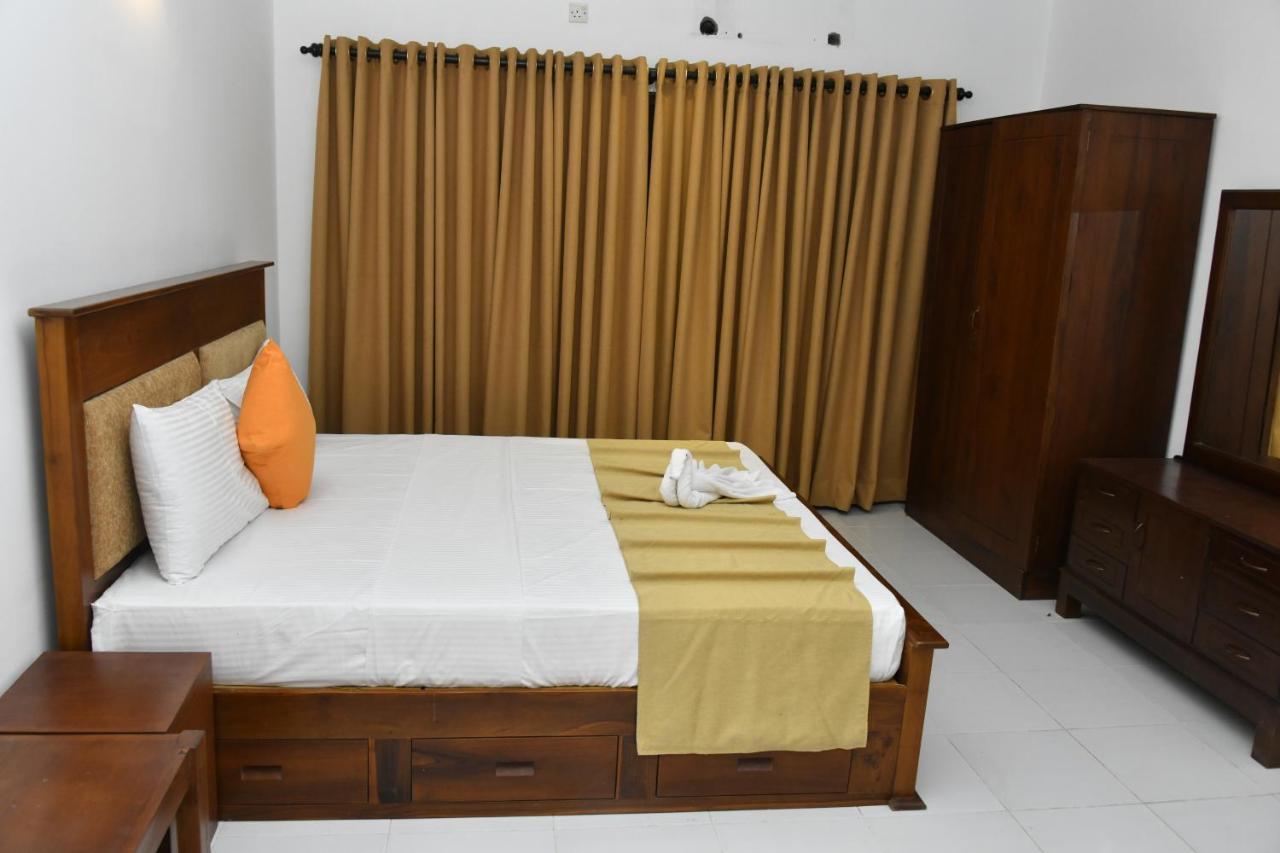 Urban Deck Bed & Breakfast Colombo Exterior photo